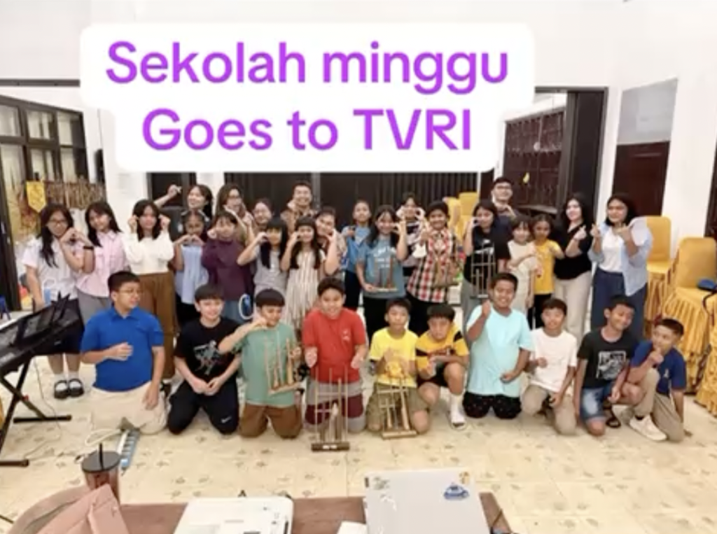 Anak-anak Sekolah Minggu HKBP Medan Sudirman Mengisi Acara Mimbar Agama Kristen Protestan di TVRI Medan