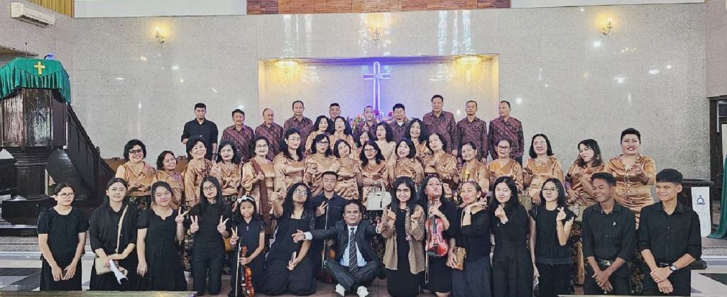 Koor Gabungan Kampung Baru HKBP Medan Sudirman Tampil Berkolaboirasi dengan Orkestra