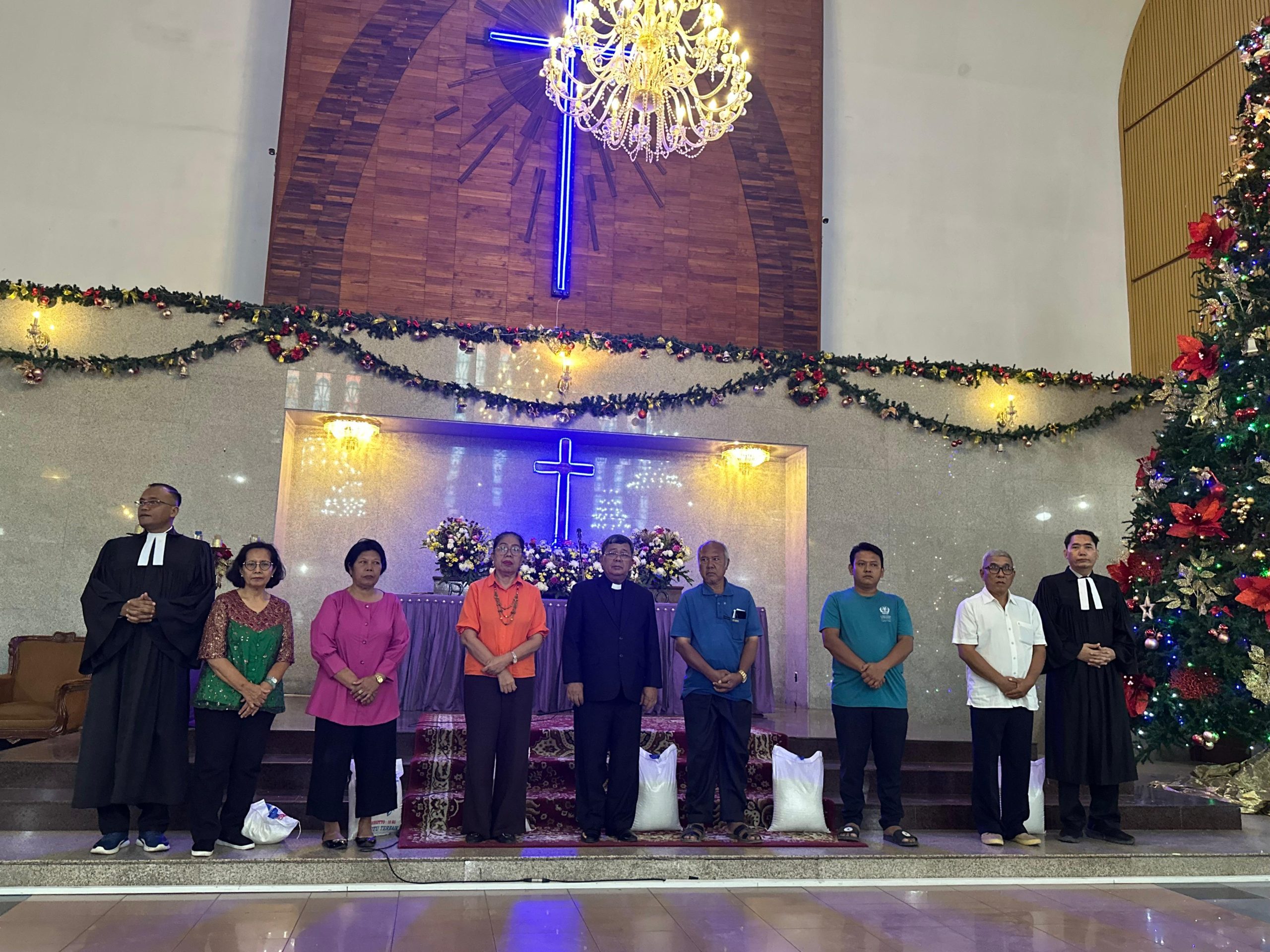 IBADAH PENGUATAN WARGA TERDAMPAK BANJIR HKBP MEDAN SUDIRMAN